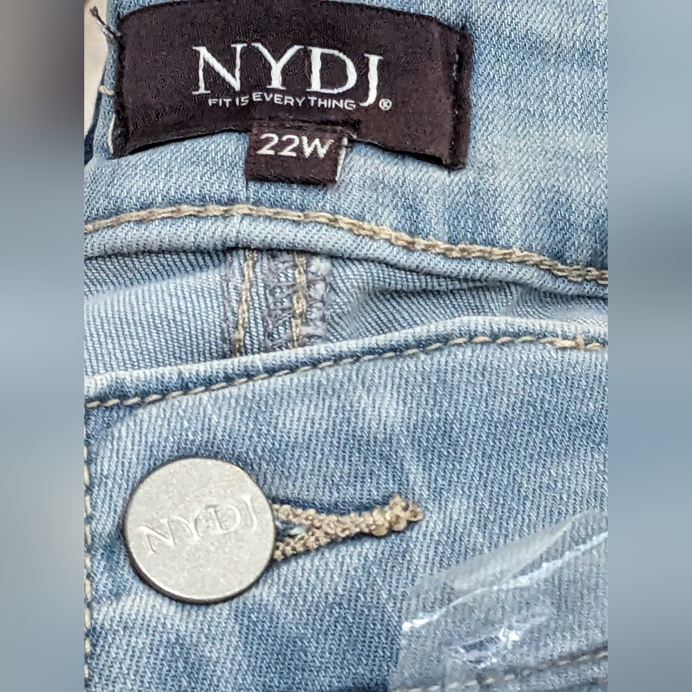 NEW NYDJ Marilyn Cool Embrace Moisture Wicking Hollander Jeans Lift Tuck Tech - Picture 8 of 9